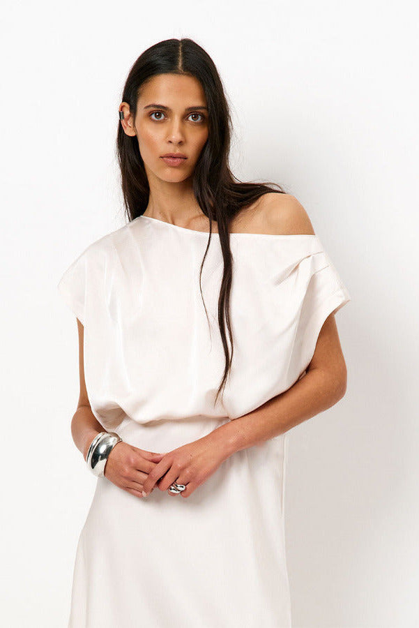 Verwandeln Sie Ihren Look im Handumdrehen mit einem vielseitigen knielangen Sommerkleid