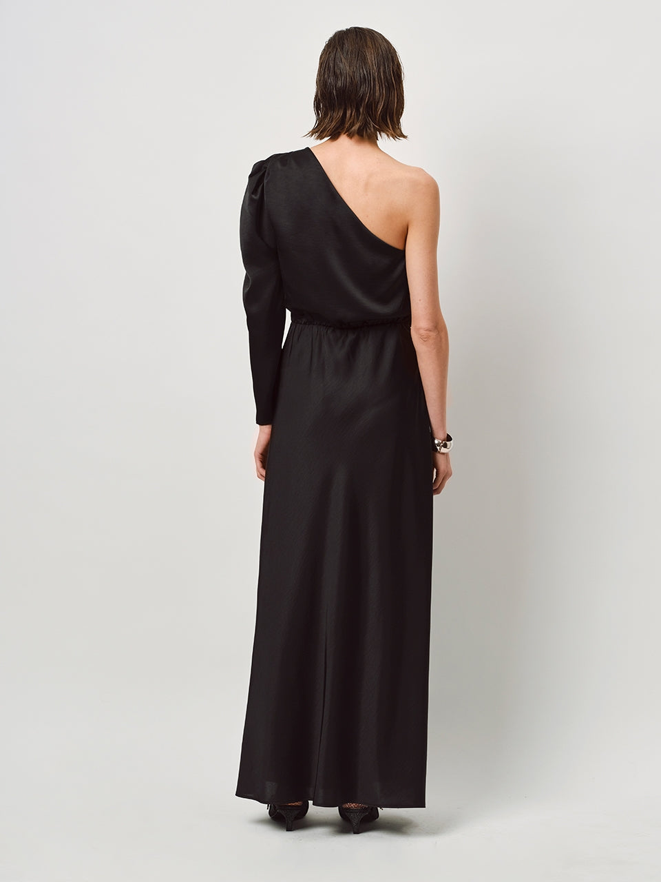 Schulterfreies Abendkleid in schwarz