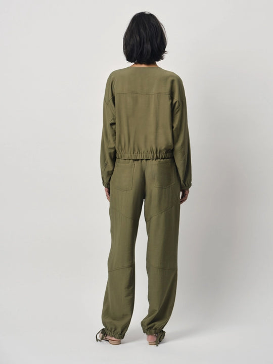 Chic wide trousers with a straight leg cut