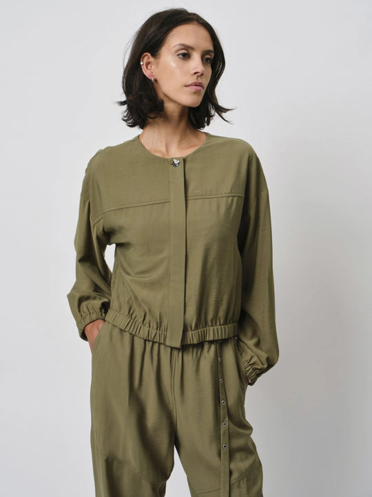 Chic wide trousers with a straight leg cut