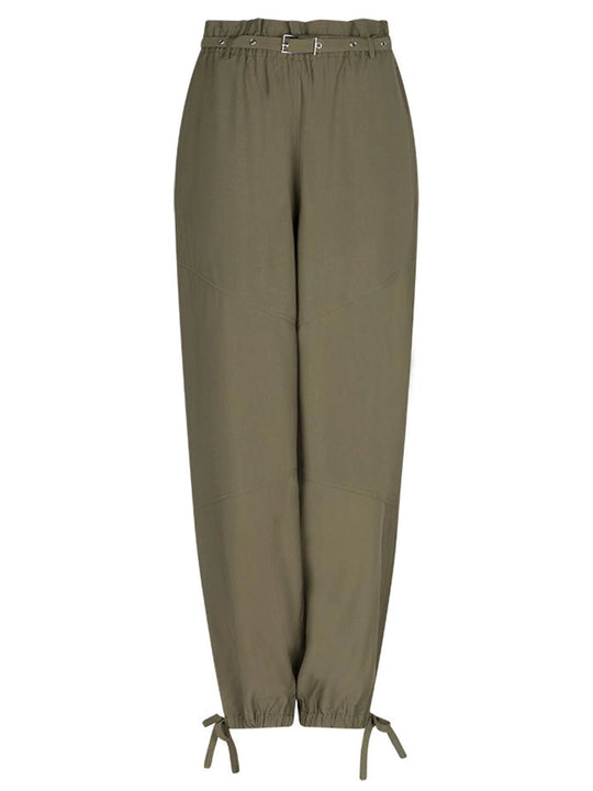 Chic wide trousers with a straight leg cut