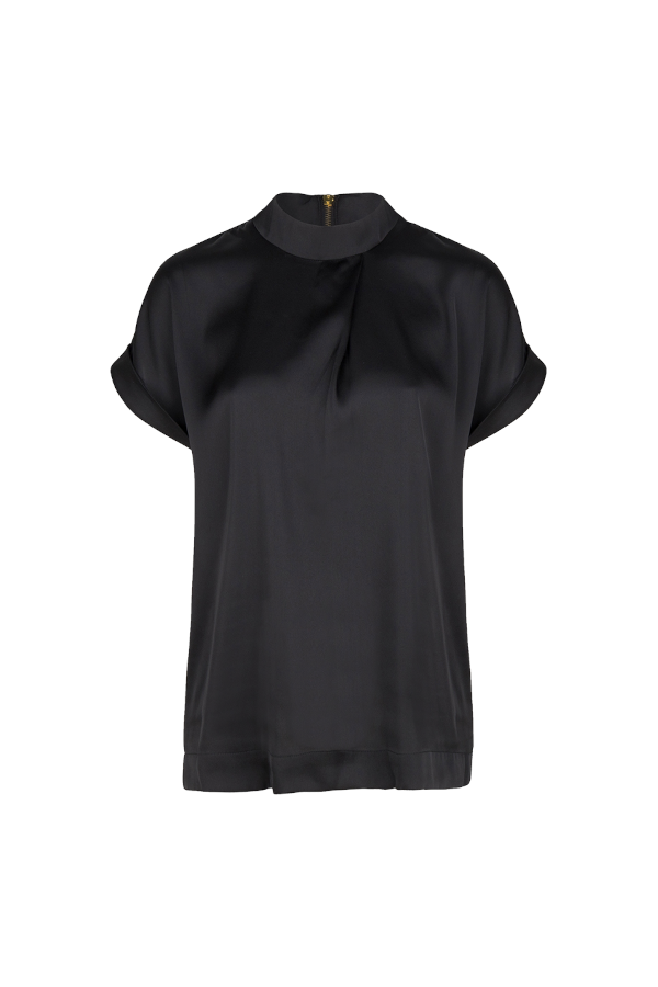 Black short -sleeved blouse