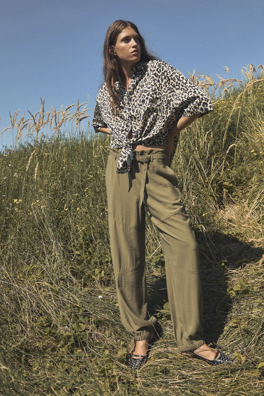 Chic wide trousers with a straight leg cut