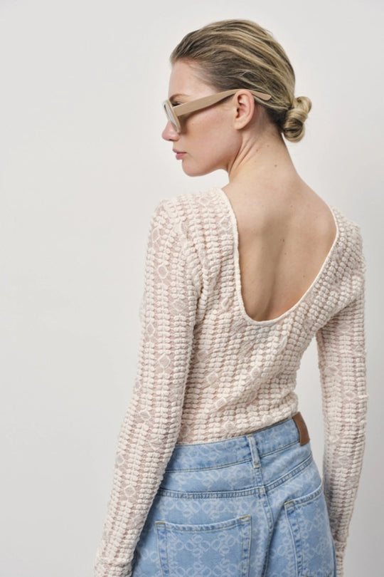Ellis Top in Butter Cream – Tailliertes Spitzen-Top für jeden Anlass