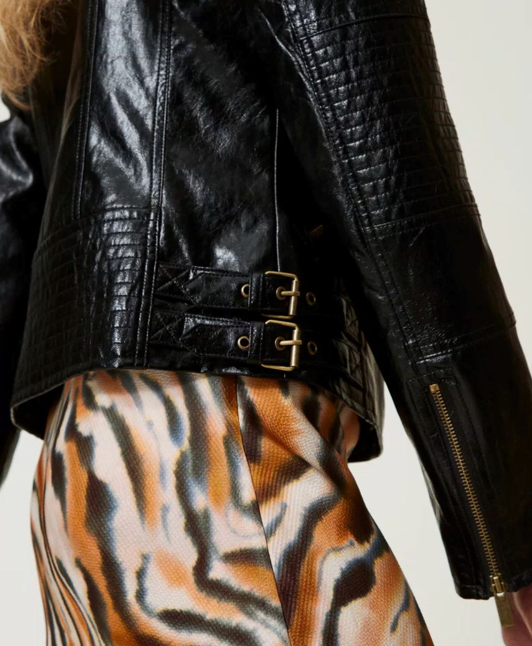 Schwarze Bikerjacke aus Lederimitat Mäntel & Jacken TWINSET 