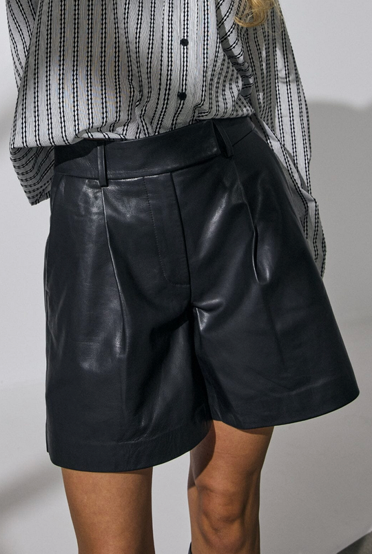 Stilvolle Leder-Shorts von Co’Couture - Shorts