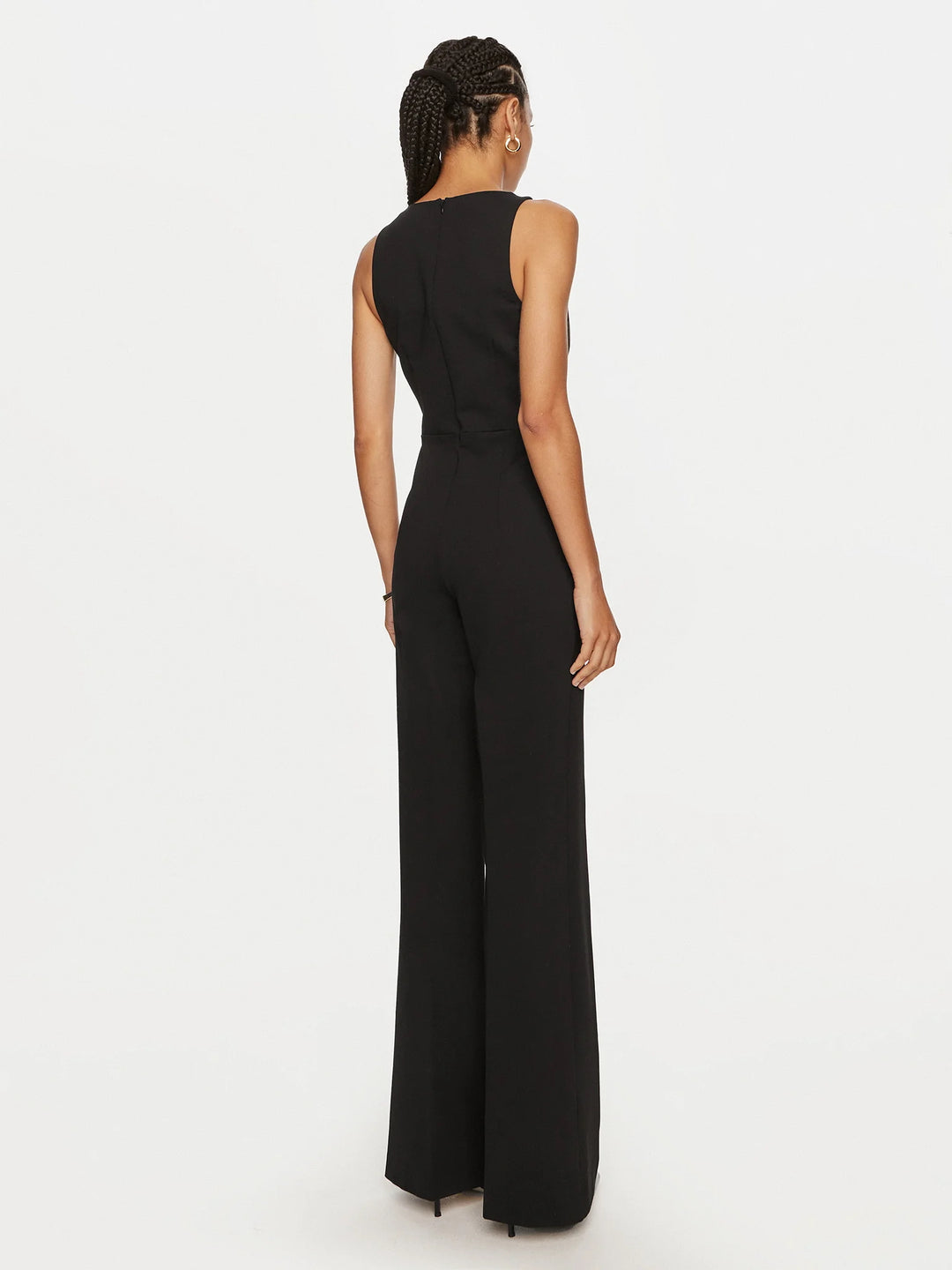 Jumpsuit with a exhibited leg